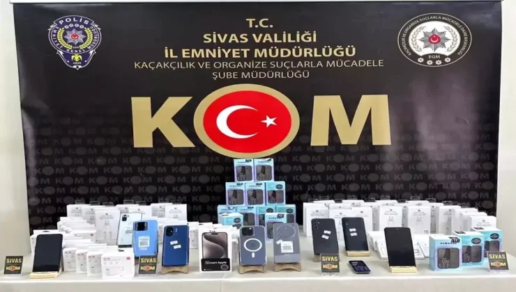 Sivas’ta Gümrük Kaçağı Cep Telefonu Operasyonu